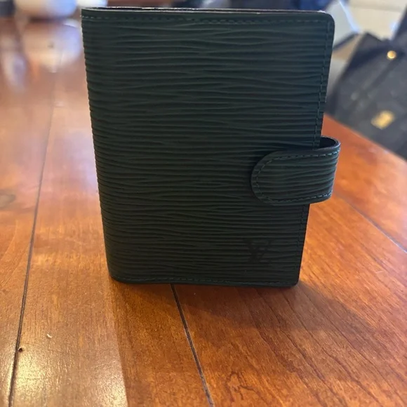 Louis Vuitton Monogram EPI Leather Wallet Green Quiet Luxury Travel Organizer - Picture 7 of 7